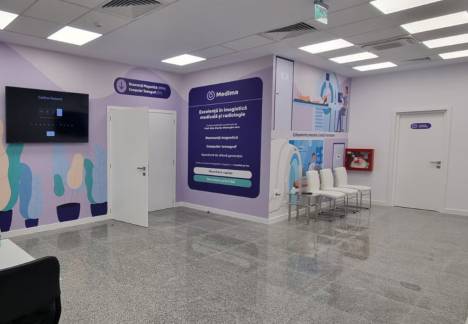 tapet imprimat clinica medicala