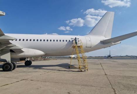 colantare aeronave București