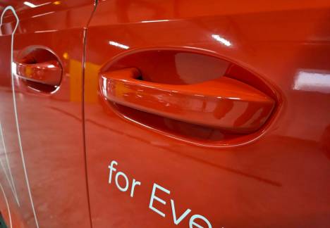 Branding auto complet pentru vehicule comerciale și electrice